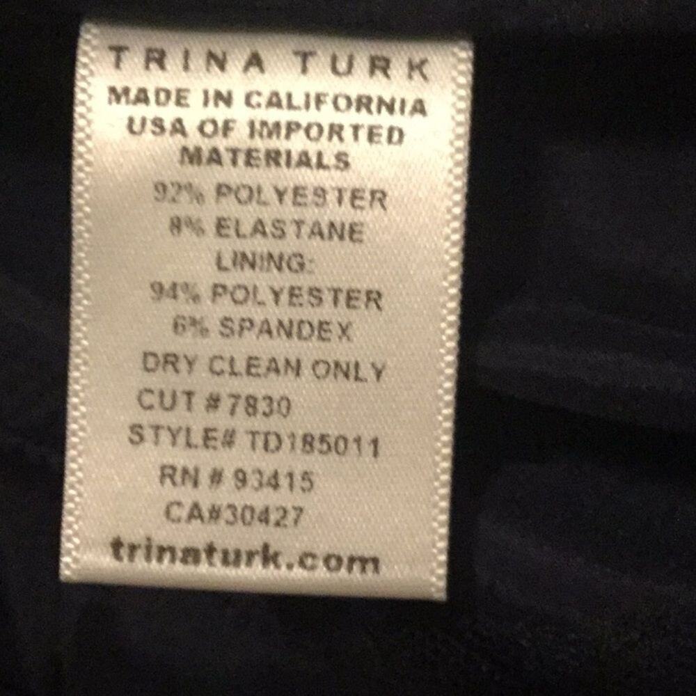 Trina Turk keyhole fully lining - Picture 14 of 15
